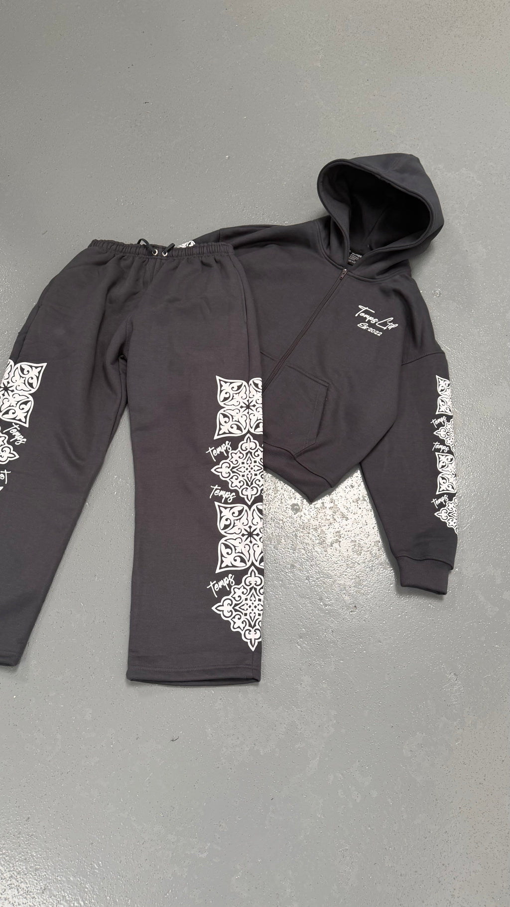 SMOKE GREY ZIP UP