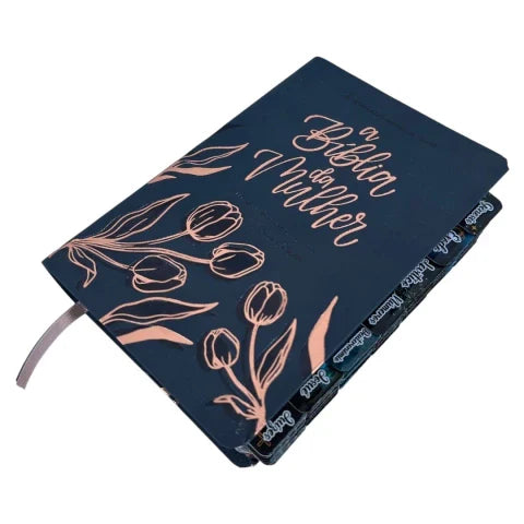 Bíblia da Mulher de Estudos Grande Preta Aston, Capa Luxo com Abas (NAA)