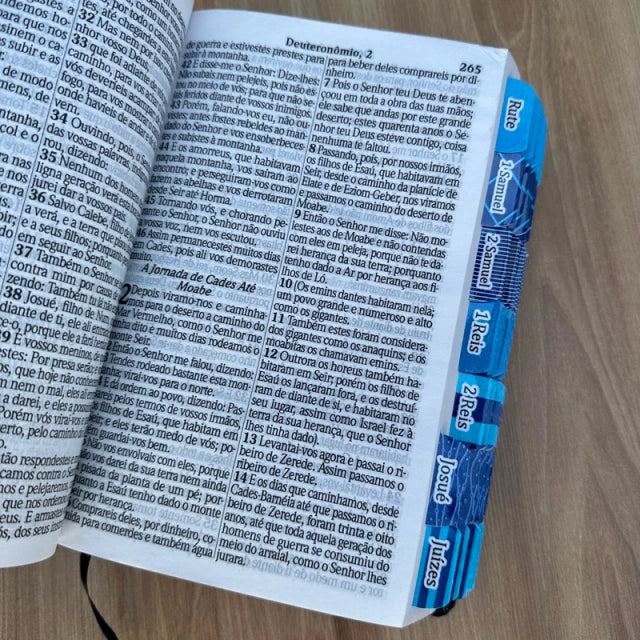 Bíblia Azul Seja Forte e Corajoso com Abas, Harpa e Corinhos