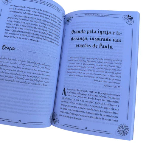 Bíblia da Mulher Sábia 100% Glitter Lilás com Abas e Livro Devocional de Brinde